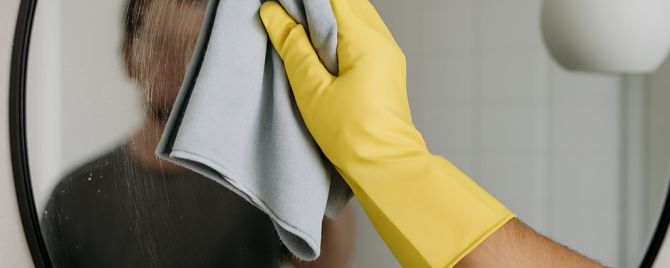Kako do popolnoma čistega ogledala: Preverjeni nasveti in babičini triki